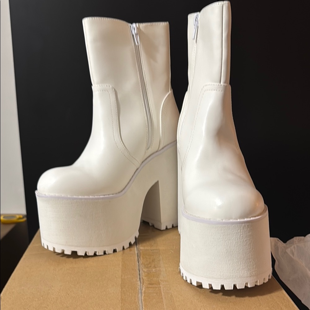 YRU Krush White Platform Ankle Boots